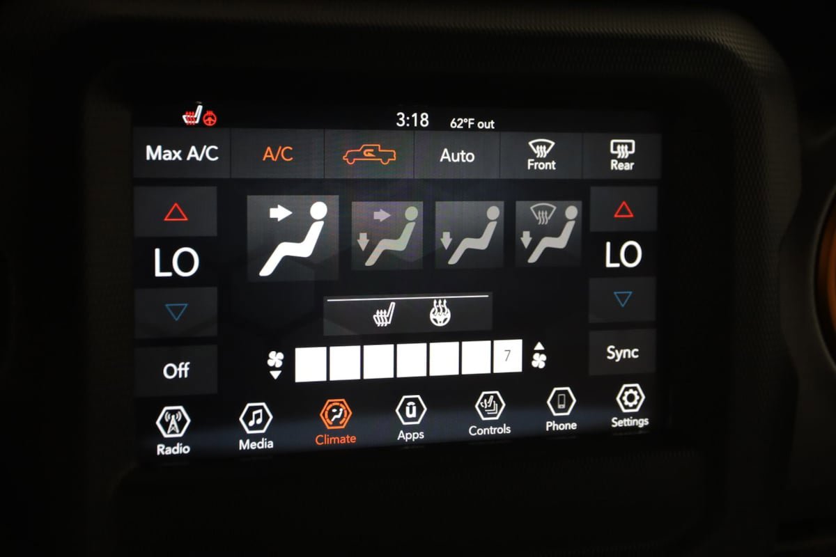 Used 2021 Jeep Gladiator Mojave w/ LED Lighting Group AWD/4WD image 30