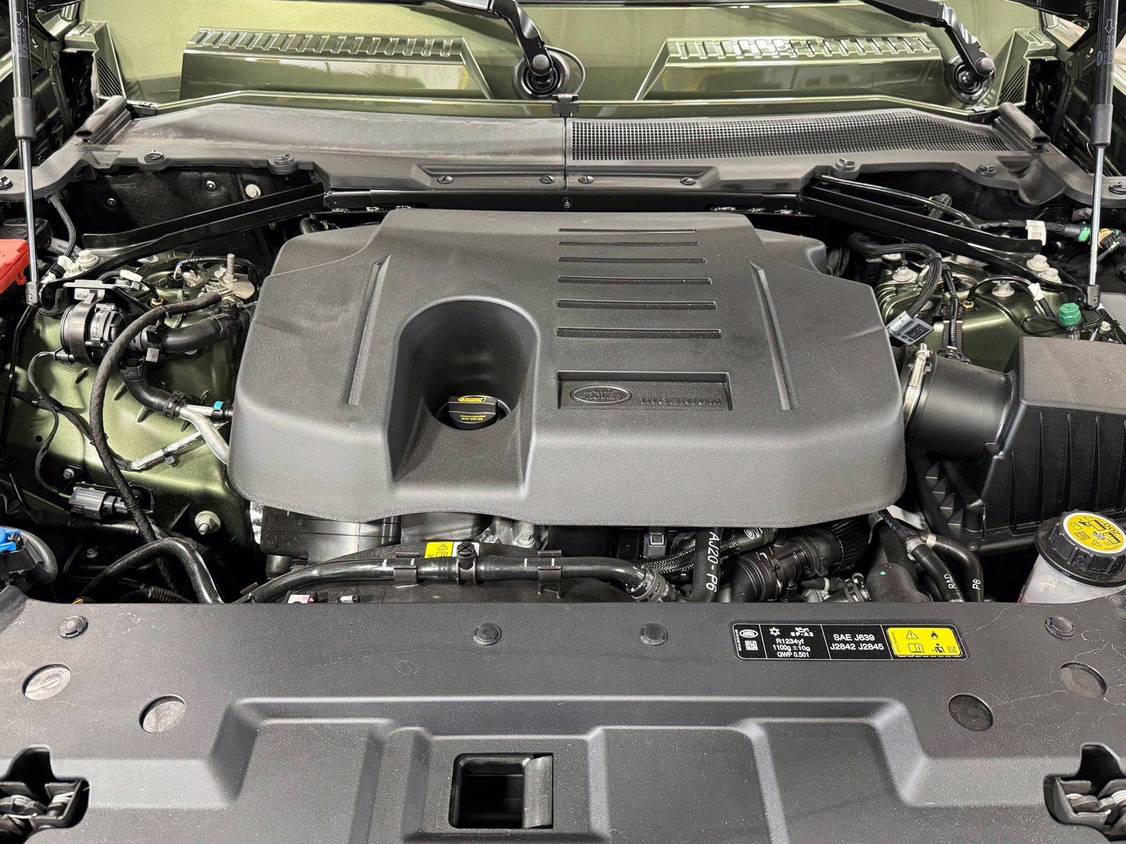 New 2026 Land Rover Defender 130 X-Dynamic SE AWD/4WD image 55