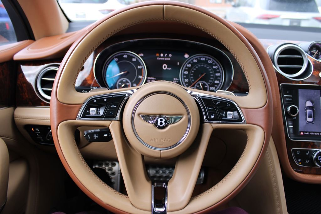 Used 2018 Bentley Bentayga AWD/4WD image 11