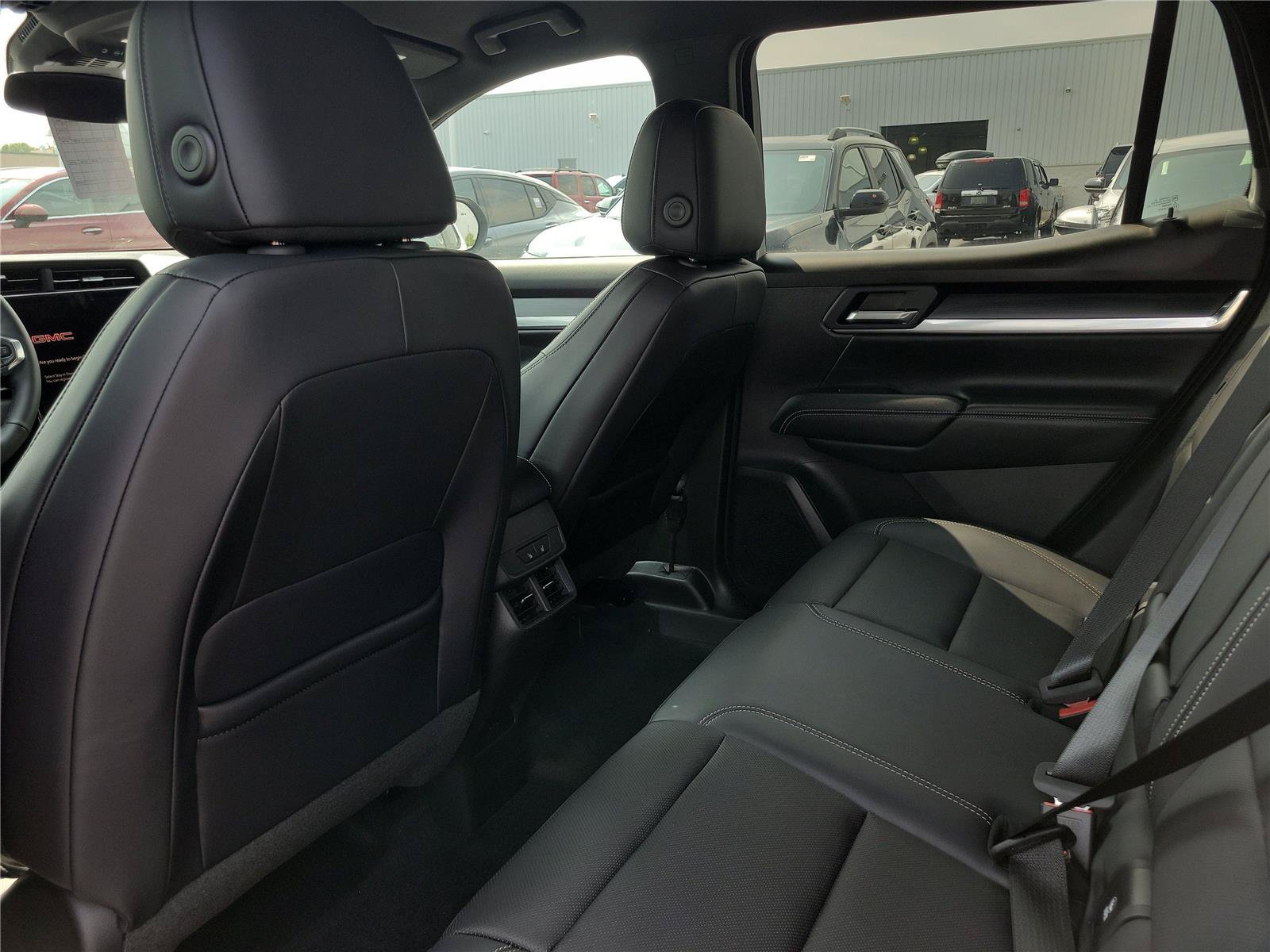 New 2027 GMC Terrain Elevation w/ Elevation Premium Package AWD/4WD image 13