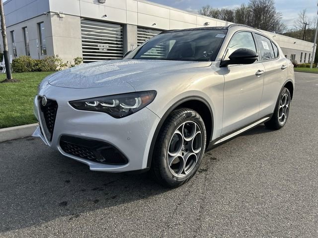 New 2026 Alfa Romeo Stelvio Sprint AWD/4WD image 4