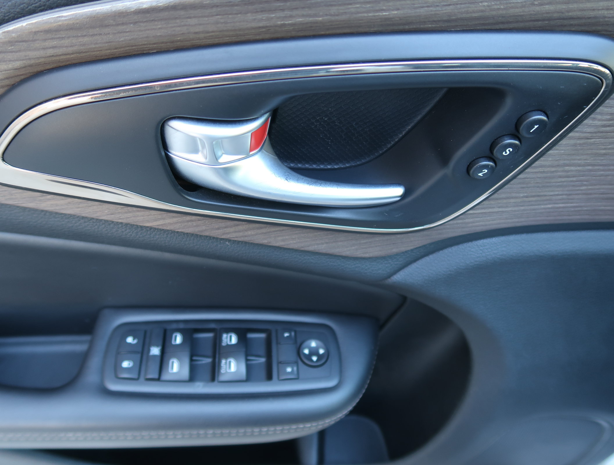 Used 2015 Chrysler 200 C w/ Navigation & Sound Group I FWD image 15