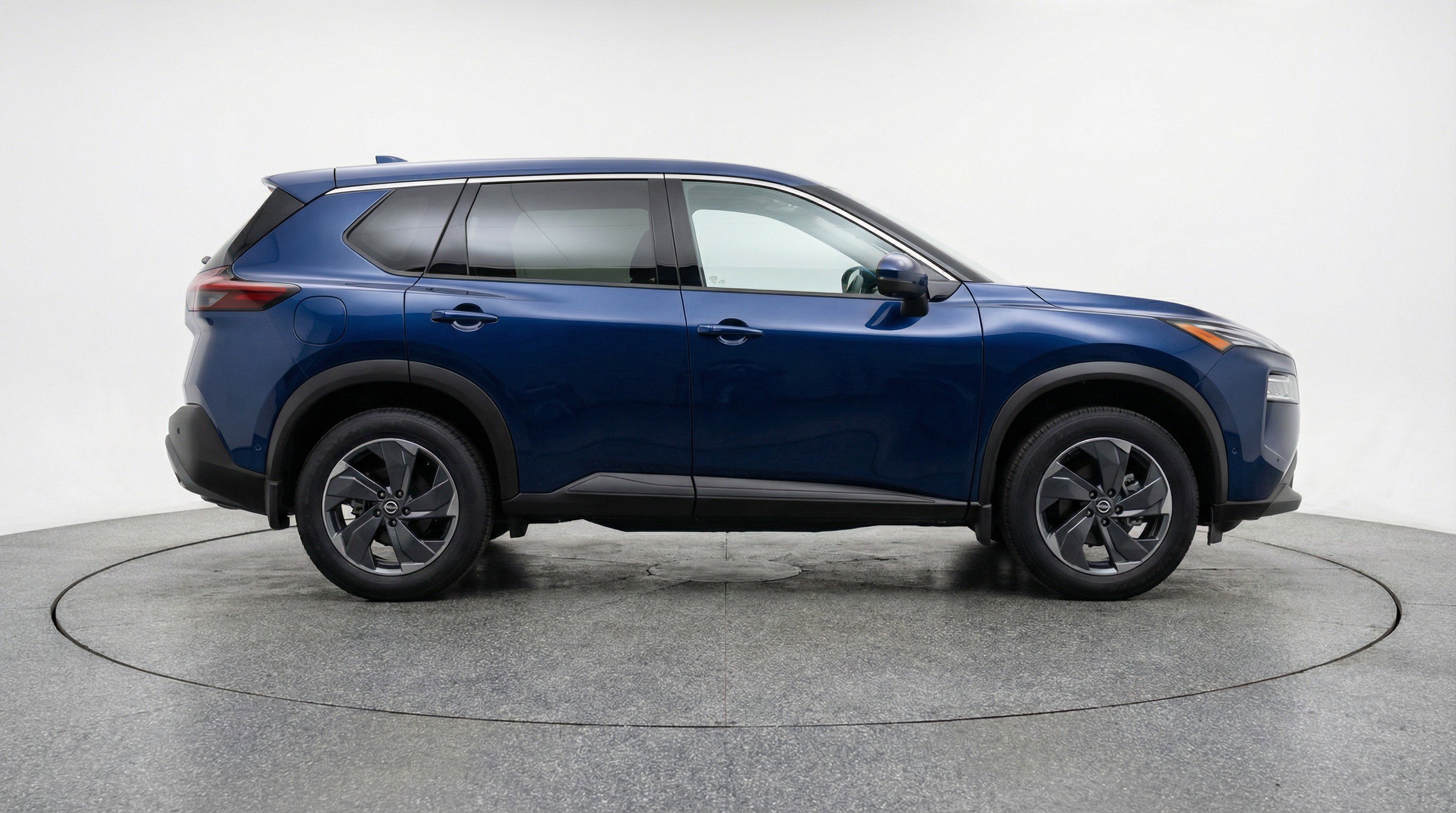 Used 2025 Nissan Rogue SV AWD/4WD image 11