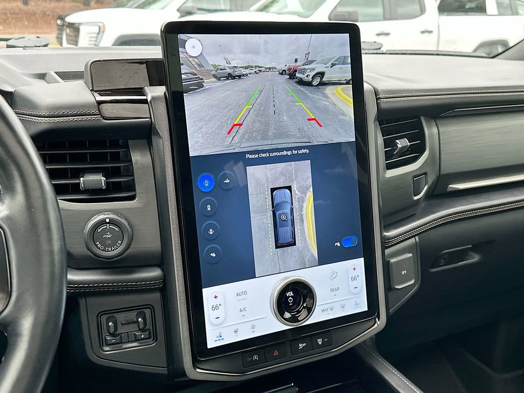 Used 2024 Ford Expedition Platinum image 23