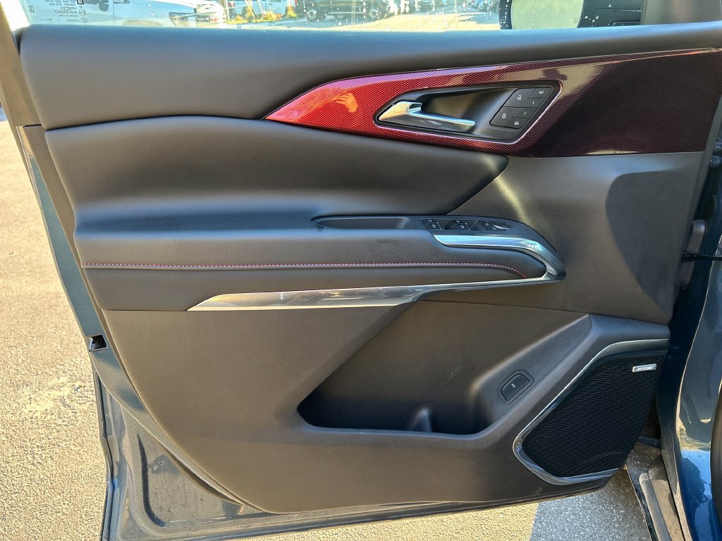 Used 2026 Chevrolet Traverse RS w/ LPO, Floor Liner Package AWD/4WD image 9