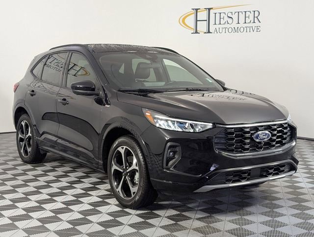 Used 2024 Ford Escape ST-Line Select w/ Tech Pack #2 image 2