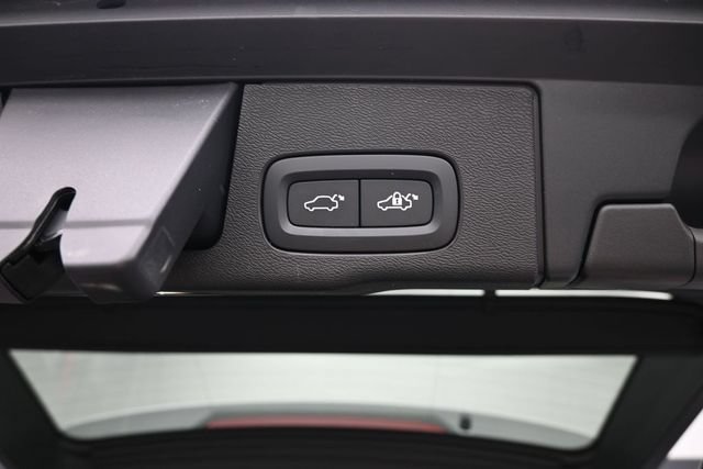 Used 2024 Volvo XC60 B5 Ultimate w/ Climate Package AWD/4WD image 33