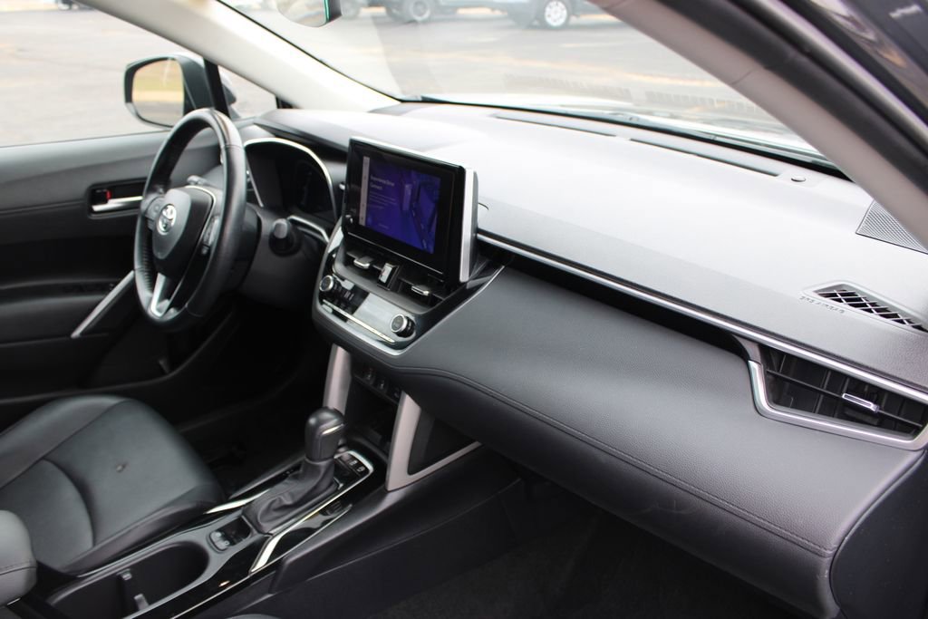 Used 2024 Toyota Corolla Cross XLE image 26