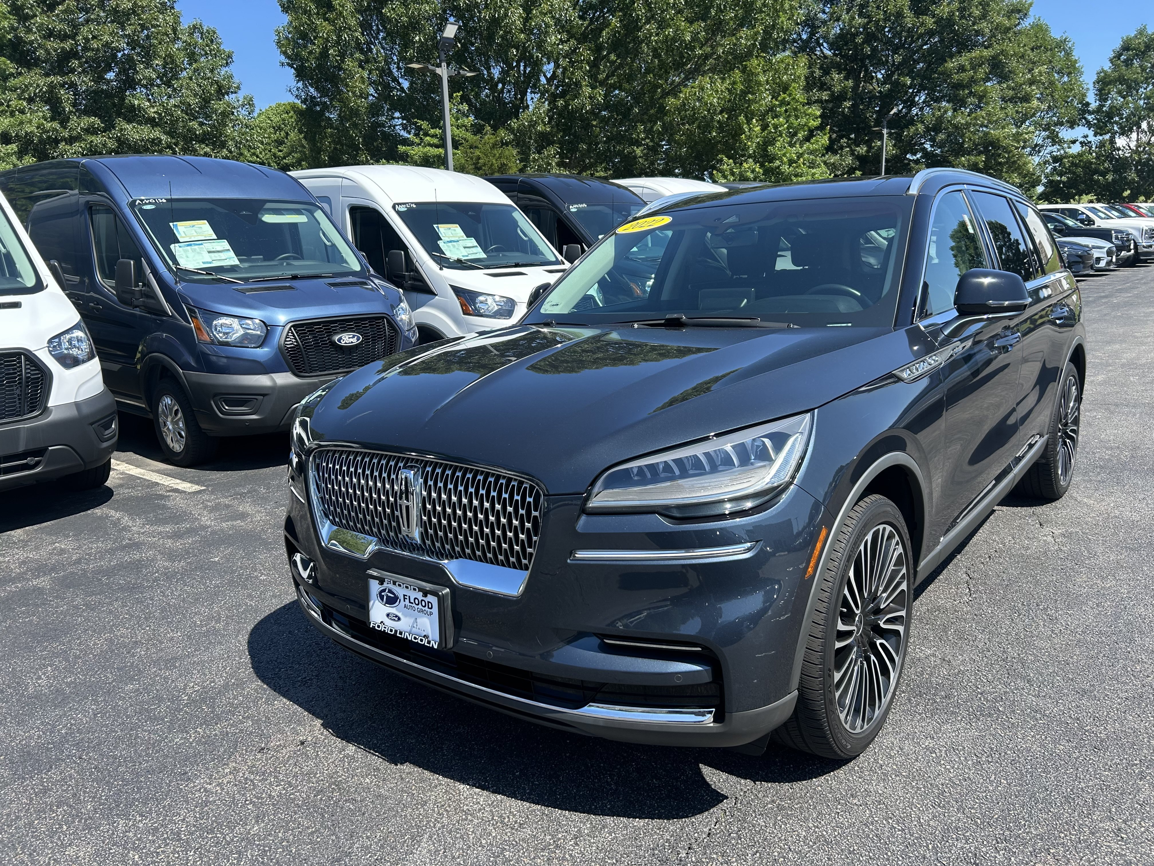 Used 2022 Lincoln Aviator Reserve w/ Elements Package Plus AWD/4WD image 3