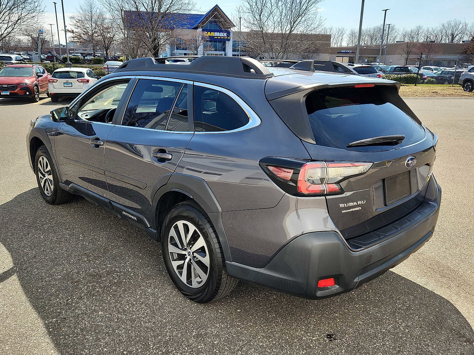 Used 2023 Subaru Outback Premium image 4