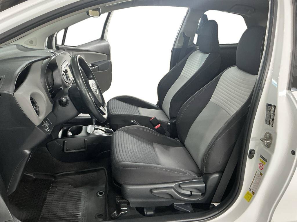 Used 2018 Toyota Yaris LE FWD image 6