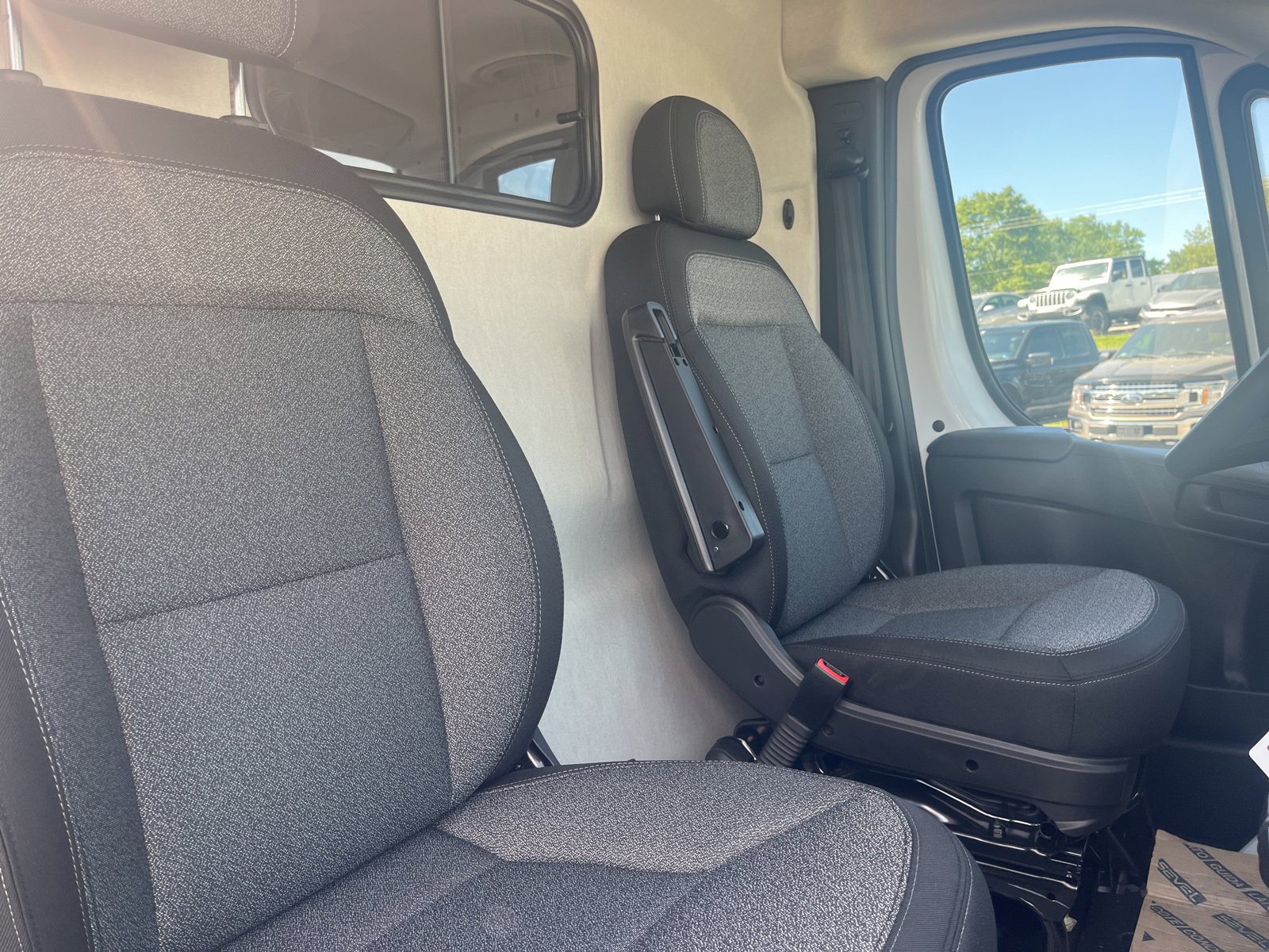 New 2026 RAM ProMaster 2500 w/ Convenience Group FWD image 44