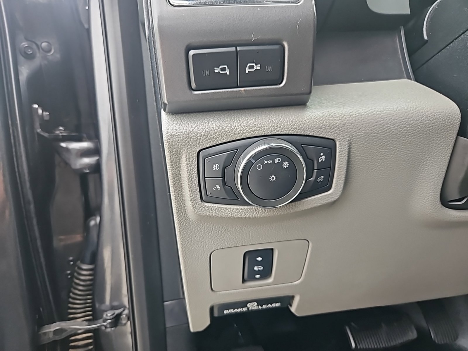 Used 2018 Ford F350 XLT w/ XLT Premium Package image 15