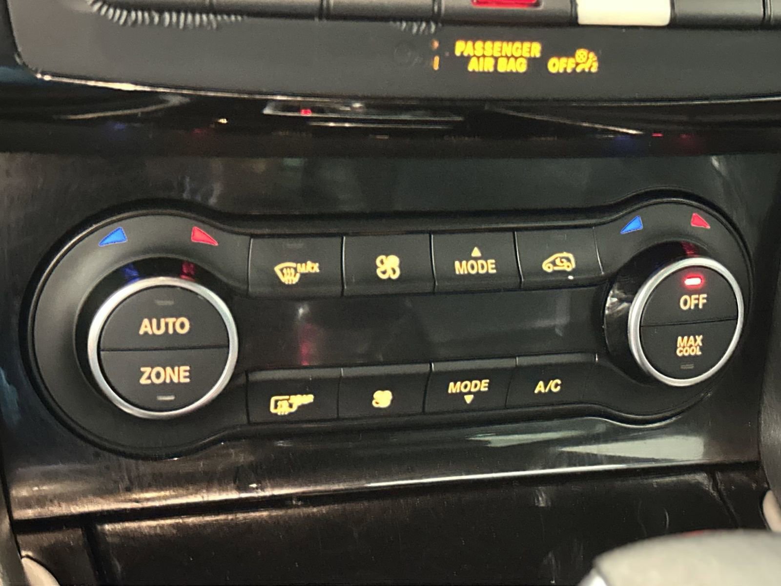 Used 2018 INFINITI QX30 image 19