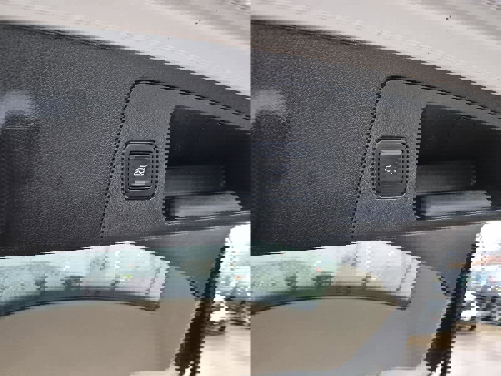 Used 2017 Buick Envision Essence image 9