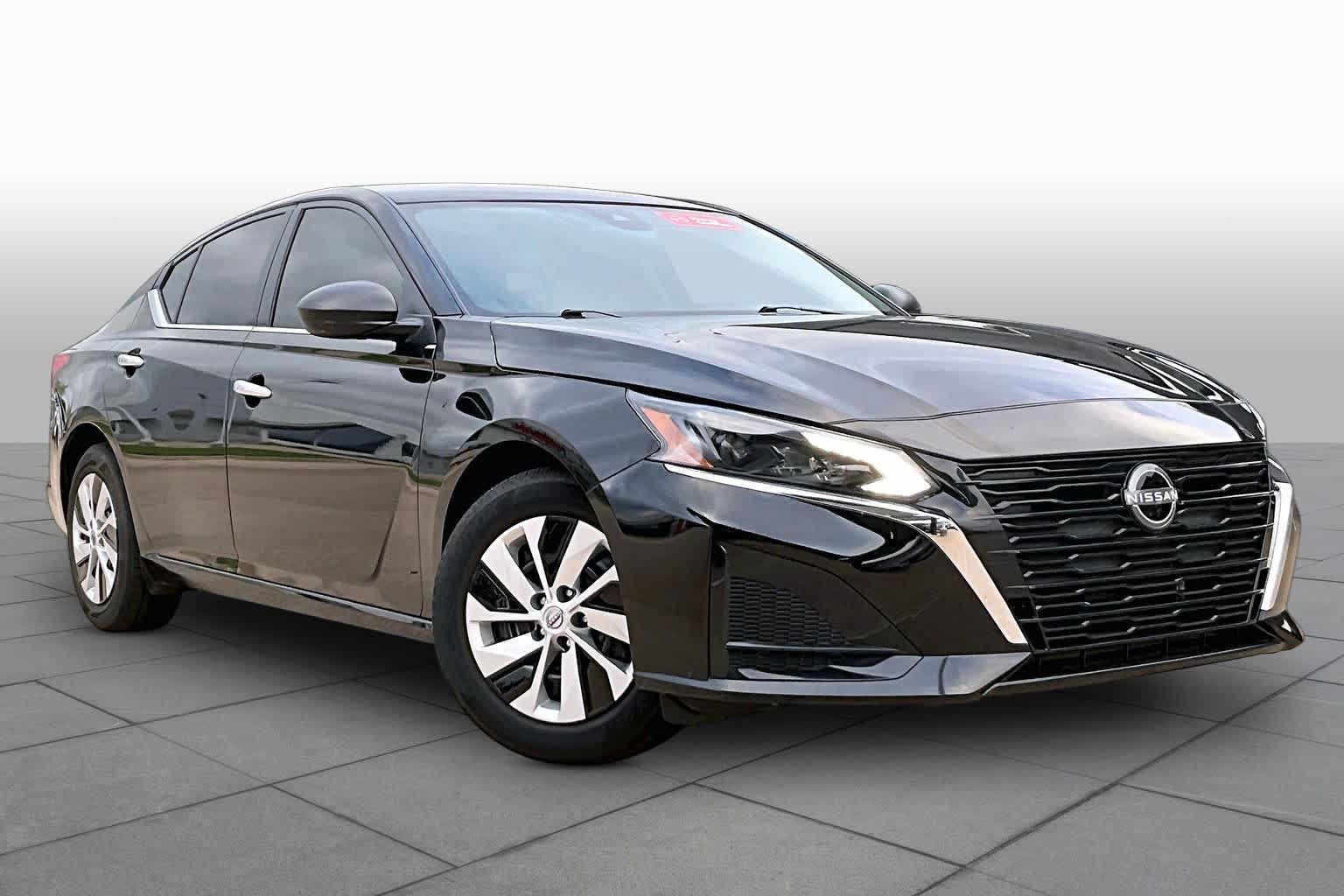 Certified 2025 Nissan Altima 2.5 S FWD image 2