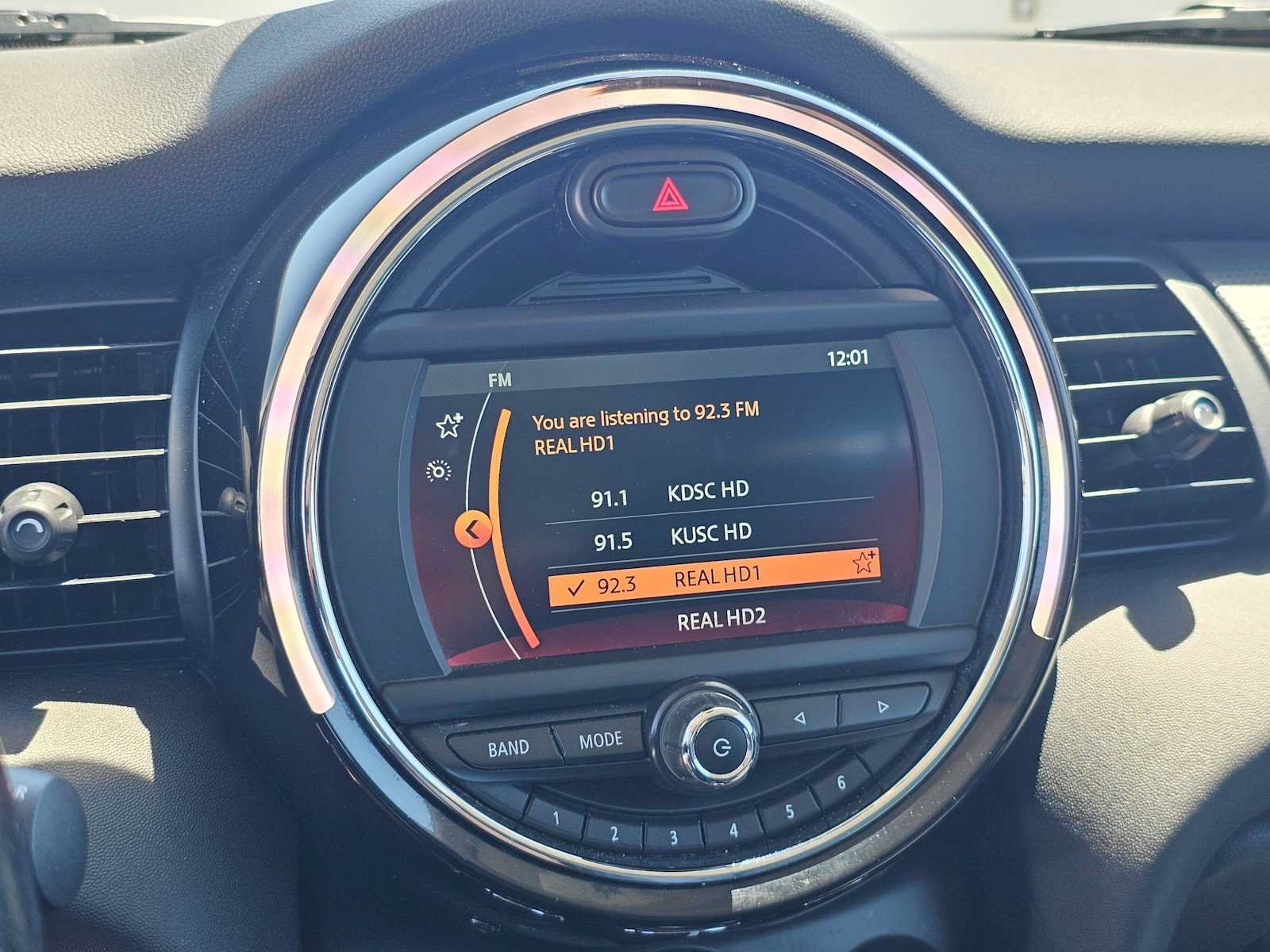 Used 2019 MINI Cooper 2-Door Hardtop FWD image 23