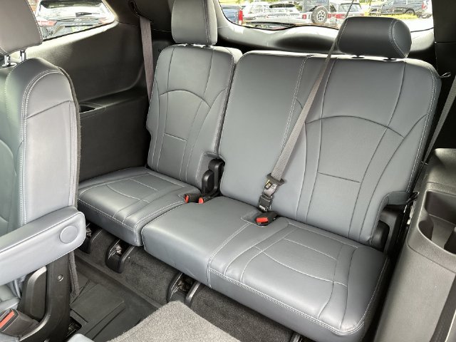 Certified 2024 Buick Enclave Essence AWD/4WD image 34