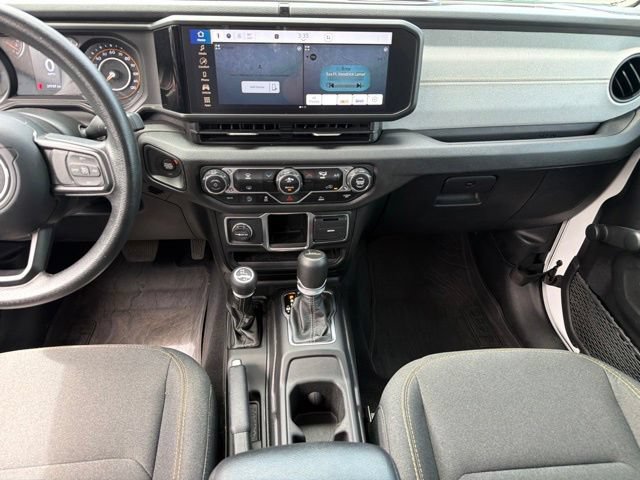 Used 2024 Jeep Gladiator Sport AWD/4WD image 36