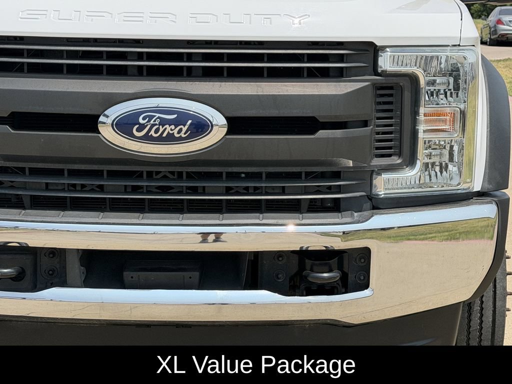 Used 2017 Ford F550 4x4 Regular Cab Super Duty image 4