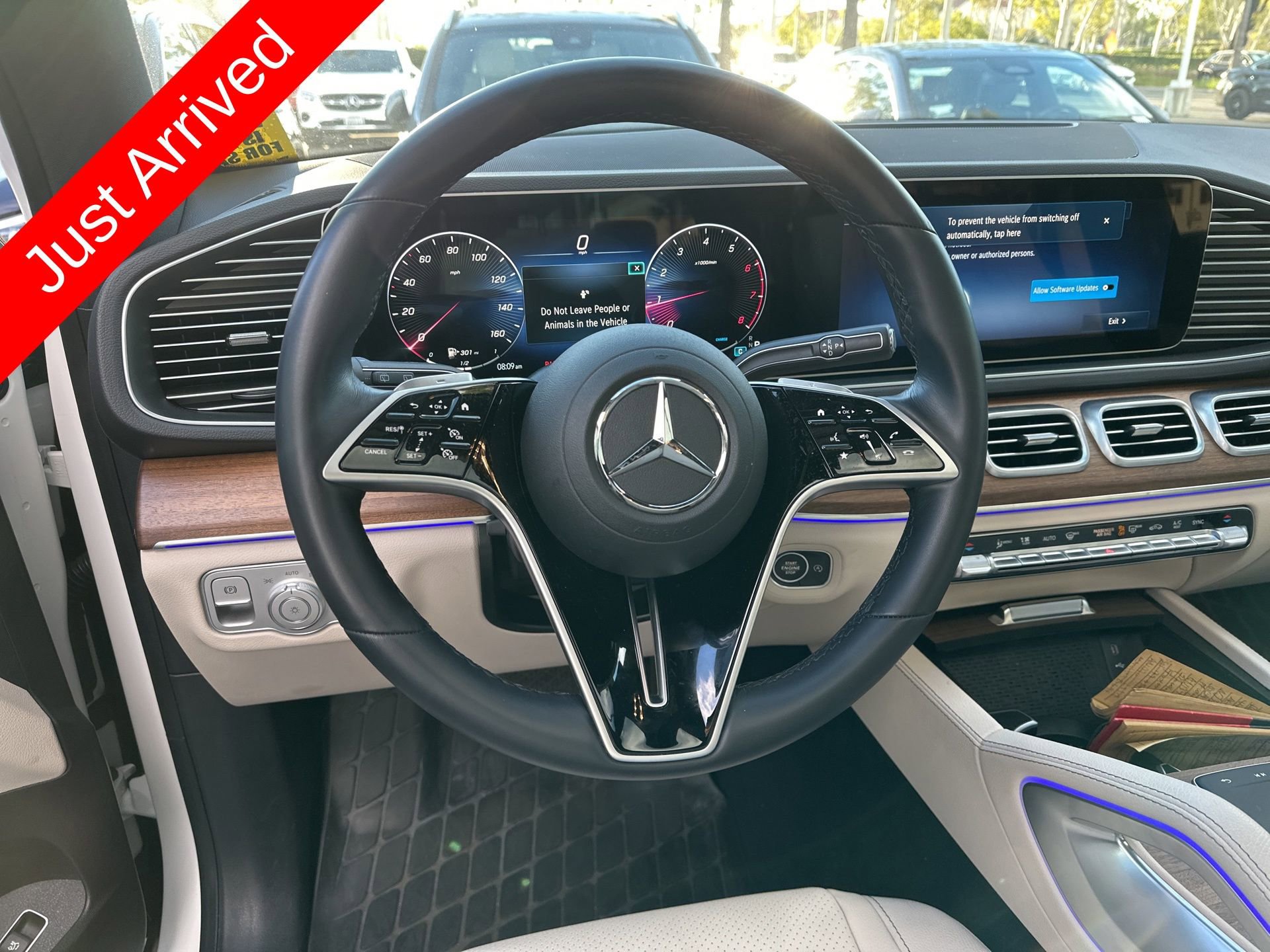 Used 2025 Mercedes-Benz GLE 350 4MATIC image 4