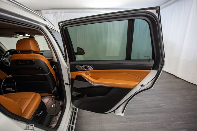 Used 2020 BMW X7 xDrive40i w/ Executive Package image 23
