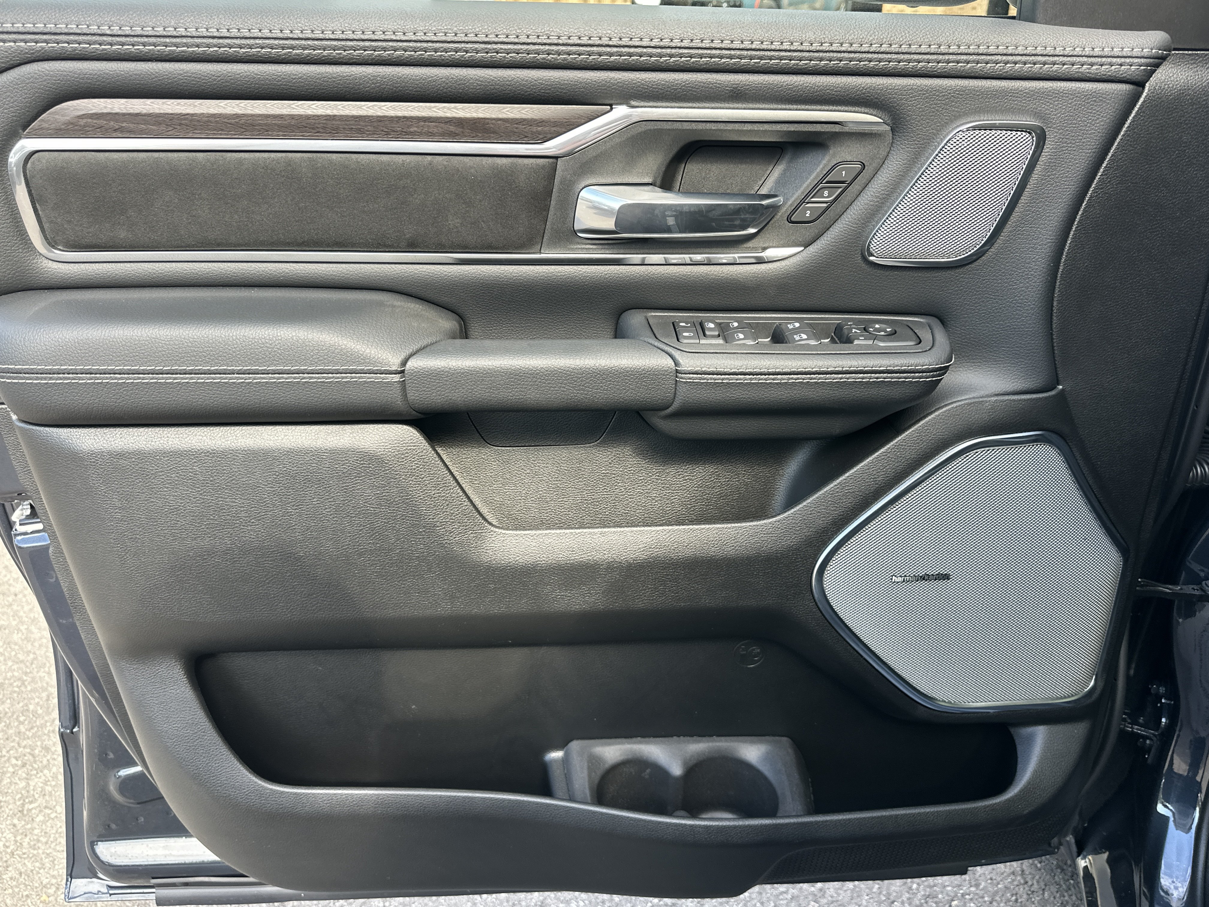 New 2027 RAM 1500 Laramie AWD/4WD image 30