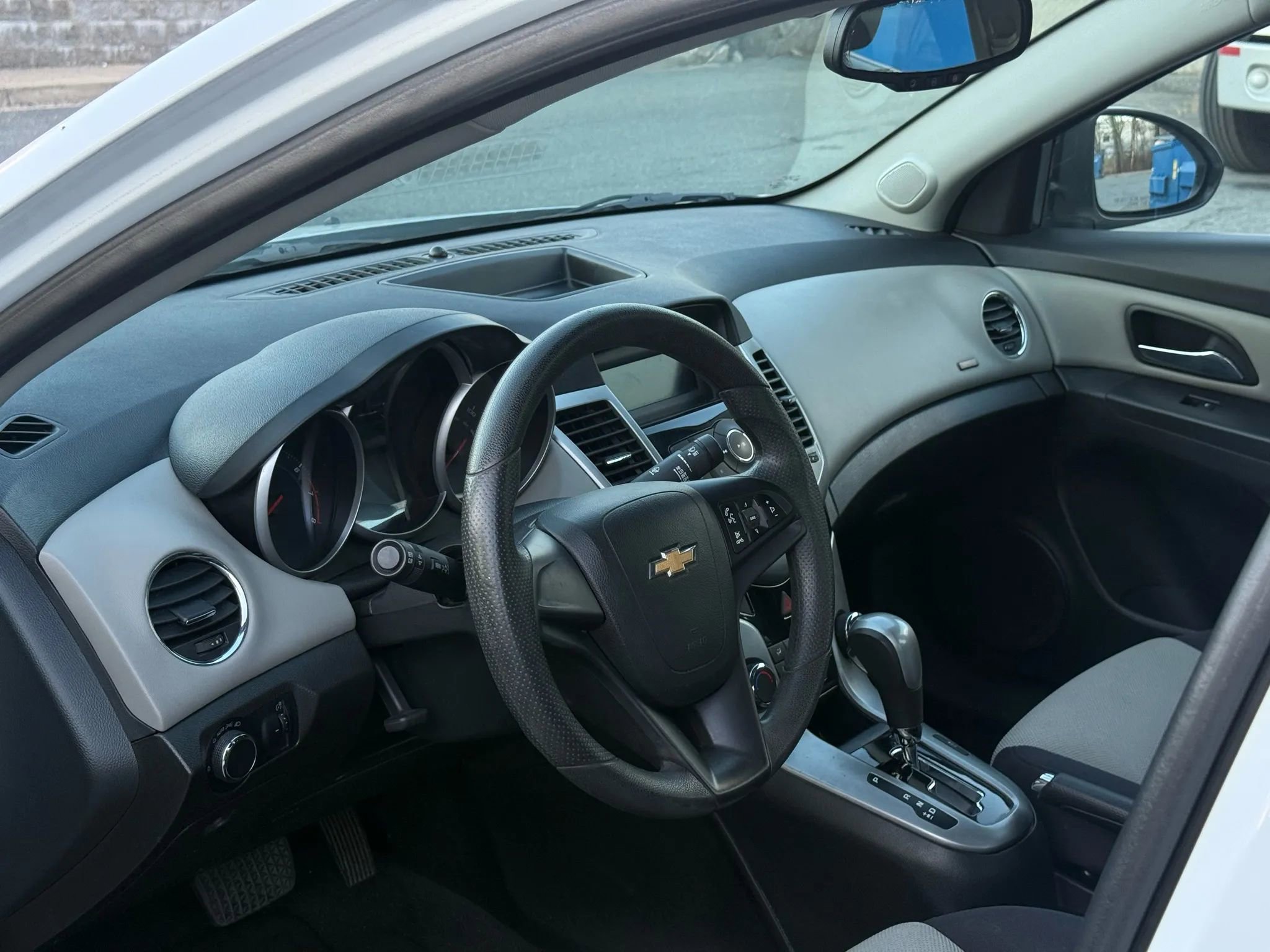 Used 2013 Chevrolet Cruze LS image 16