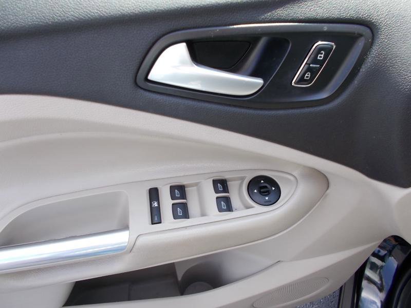 Used 2015 Ford Escape SE FWD image 28