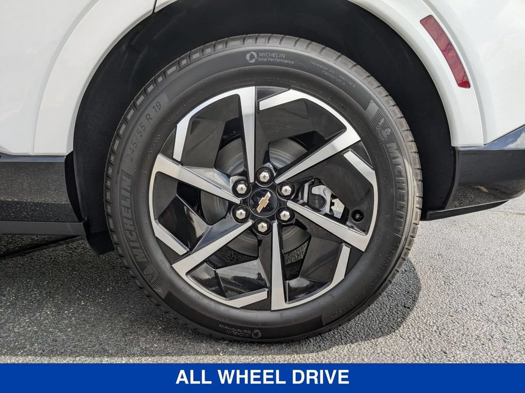 New 2025 Chevrolet Equinox EV LT AWD/4WD image 9