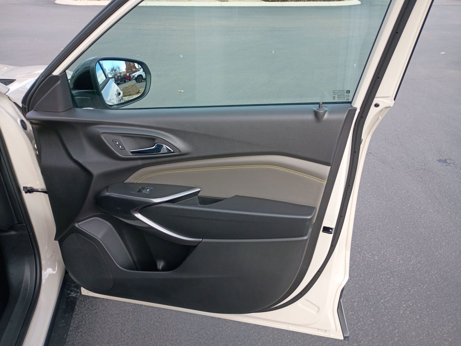 New 2026 Chevrolet Trax ACTIV w/ Sunroof Package image 21