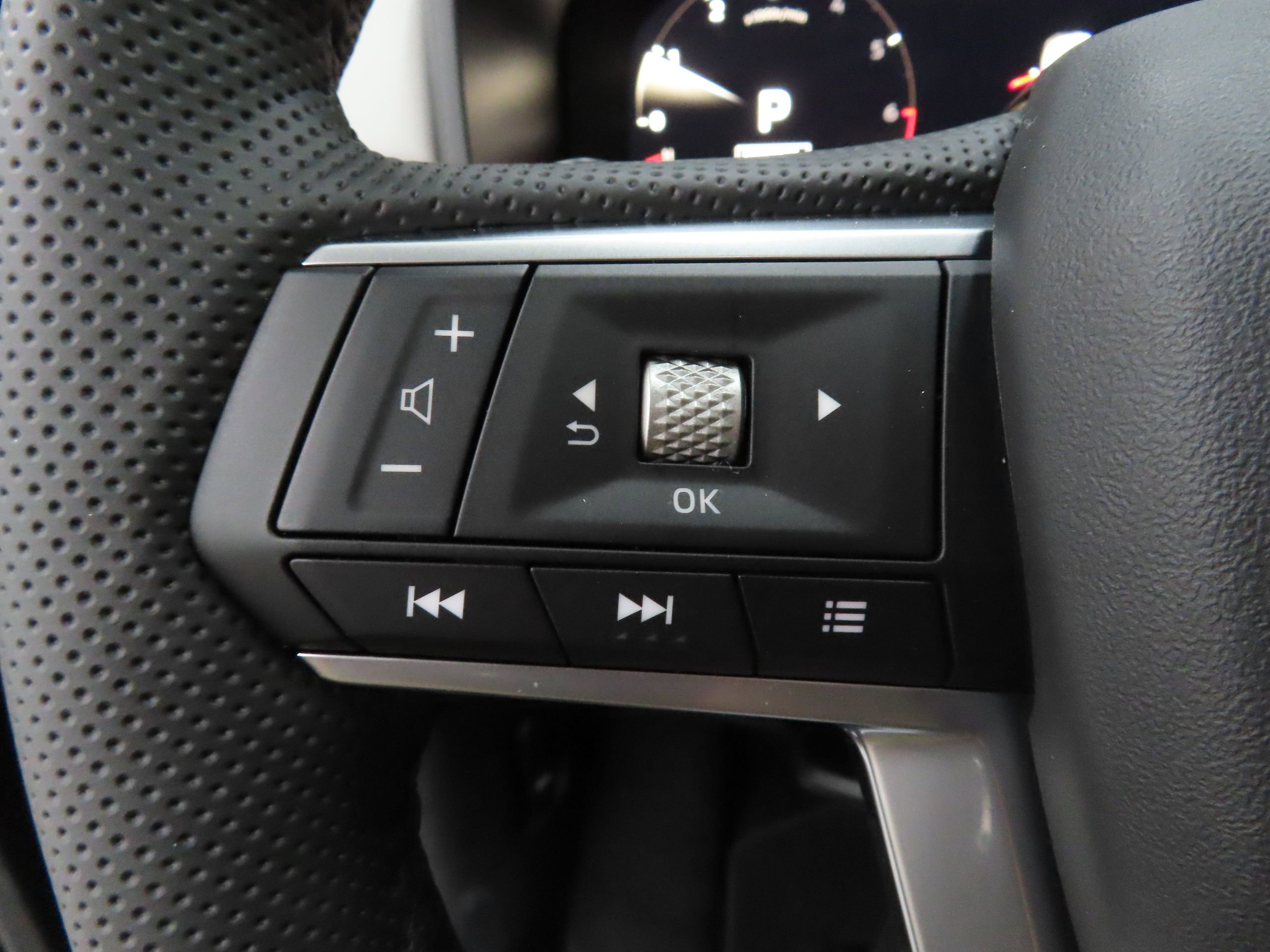 New 2026 Mitsubishi Outlander SE FWD image 11