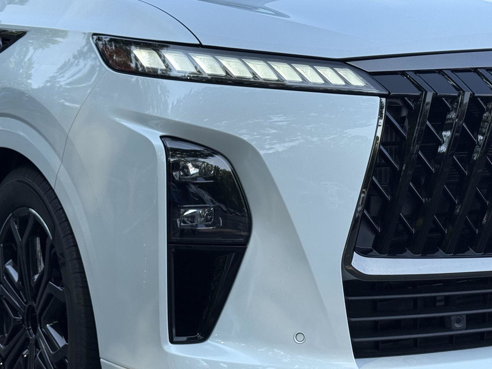 New 2027 INFINITI QX80 Sensory AWD/4WD image 10