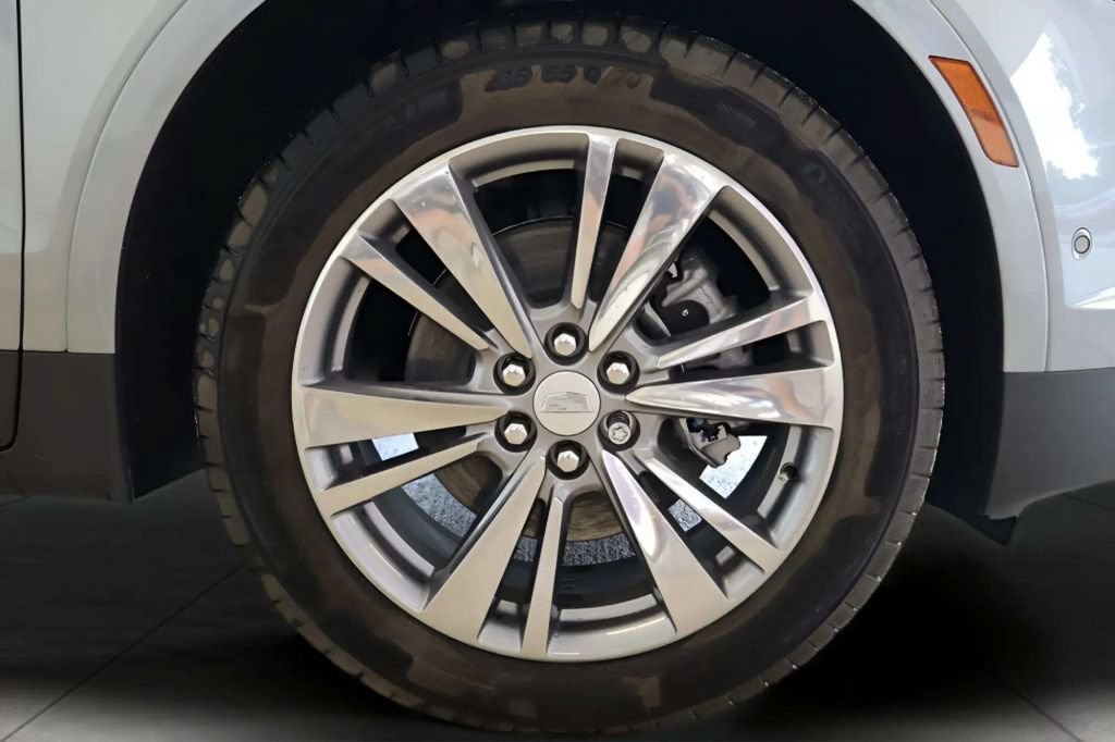 Used 2025 Cadillac XT5 Premium Luxury w/ Technology Package FWD image 33