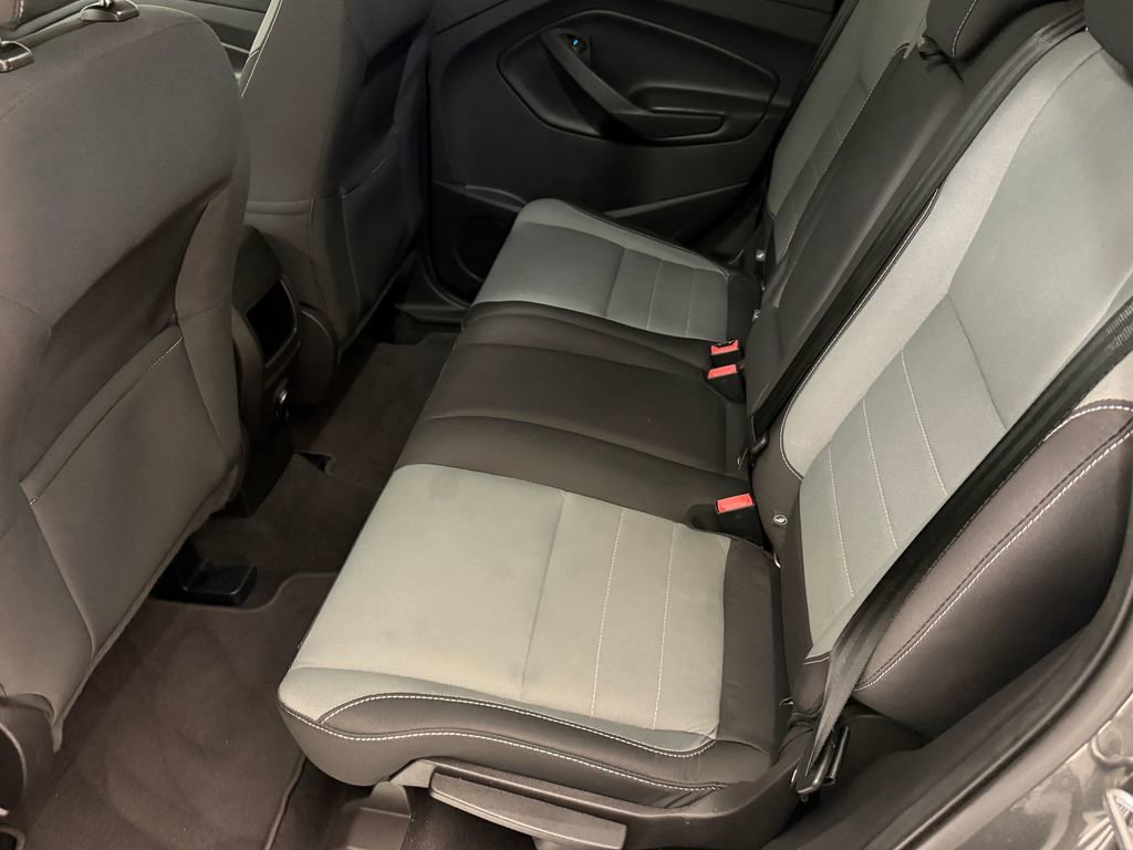 Used 2016 Ford Escape SE FWD image 17