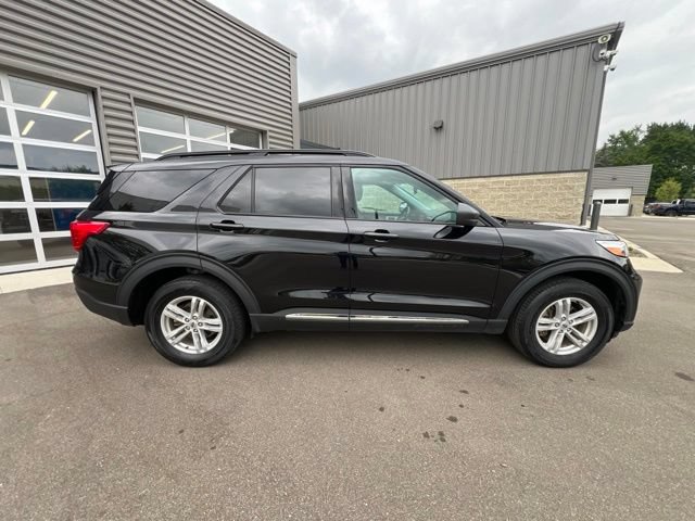 Used 2024 Ford Explorer XLT w/ Class IV Trailer Tow Package AWD/4WD image 4