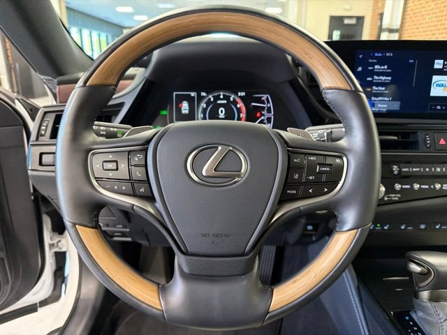 Used 2025 Lexus ES 300h w/ Technology Package FWD image 14