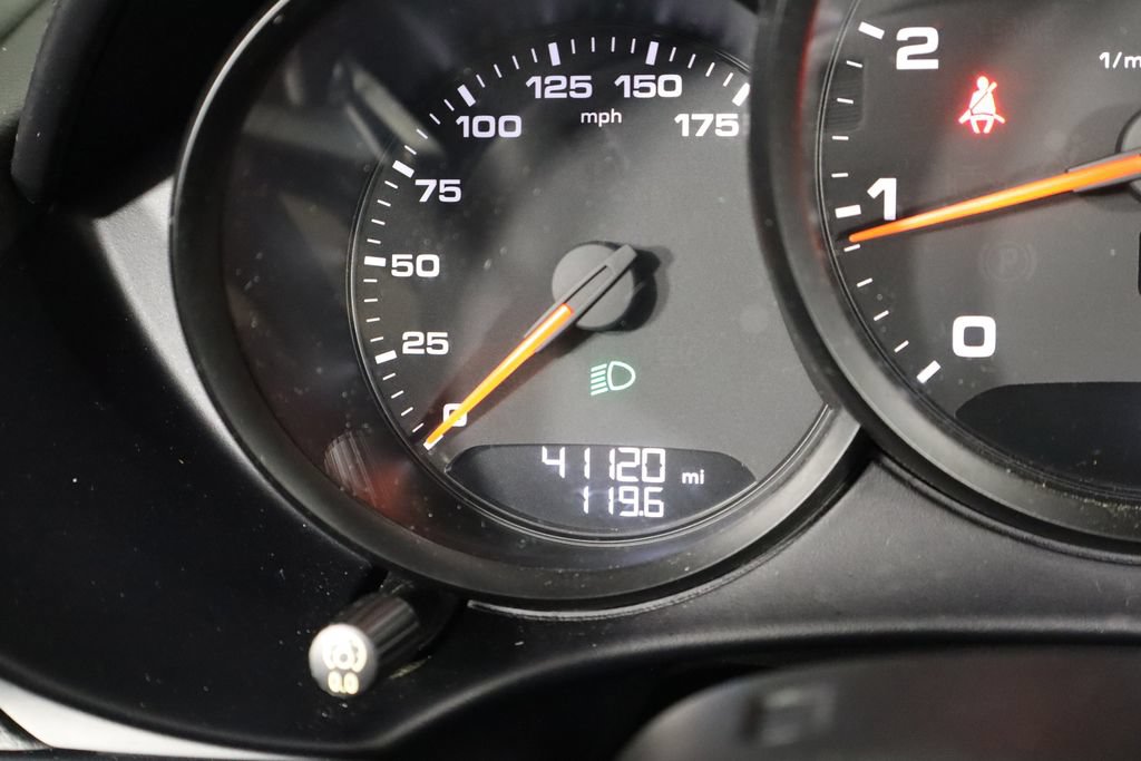 Used 2019 Porsche 718 Boxster RWD image 38