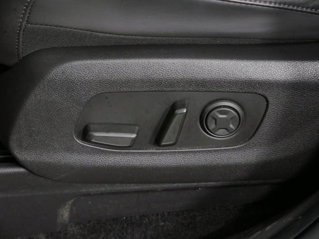 Used 2023 Kia Carnival SX FWD image 25