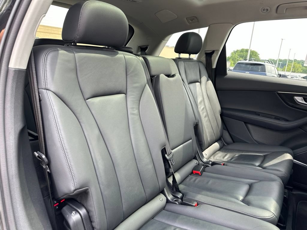 Used 2024 Audi Q7 3.0T Premium Plus AWD/4WD image 32