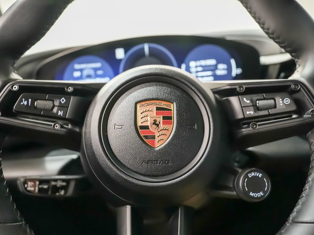 Certified 2025 Porsche Macan Electric RWD image 28