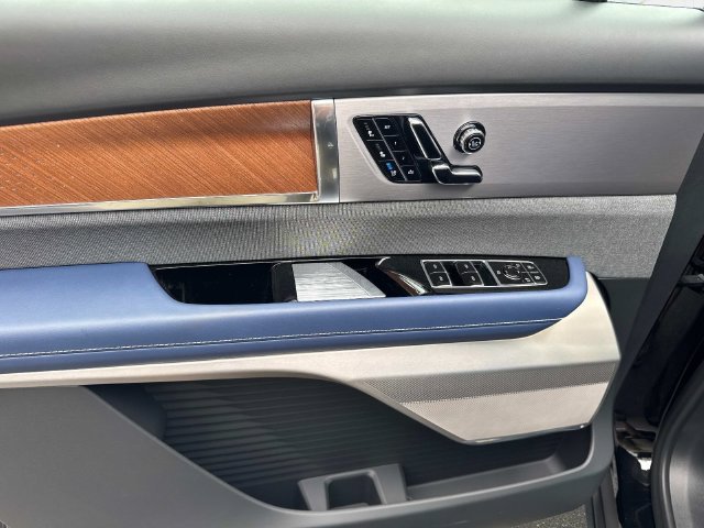 New 2026 Cadillac Vistiq Premium Luxury AWD/4WD image 15