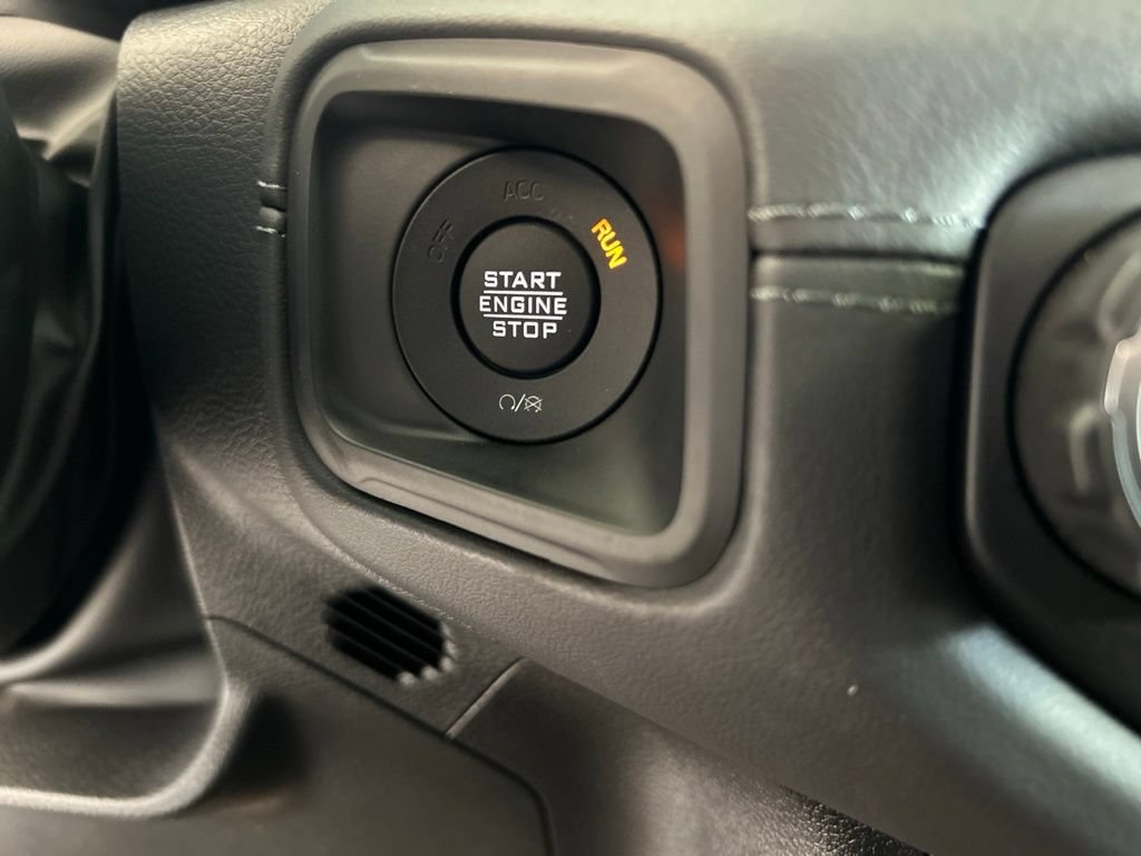 Used 2025 Jeep Wrangler Unlimited Sahara AWD/4WD image 49