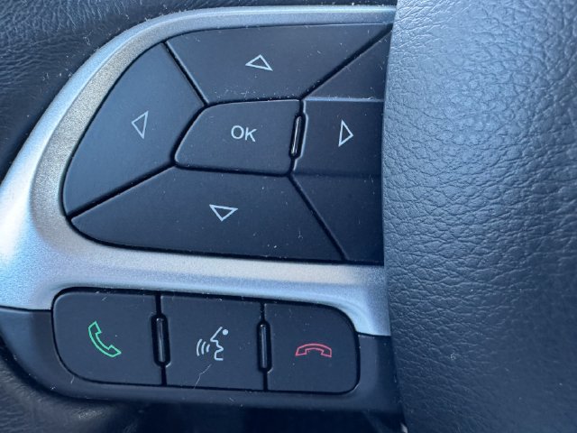 Used 2019 Jeep Renegade Latitude w/ Cold Weather Group AWD/4WD image 30