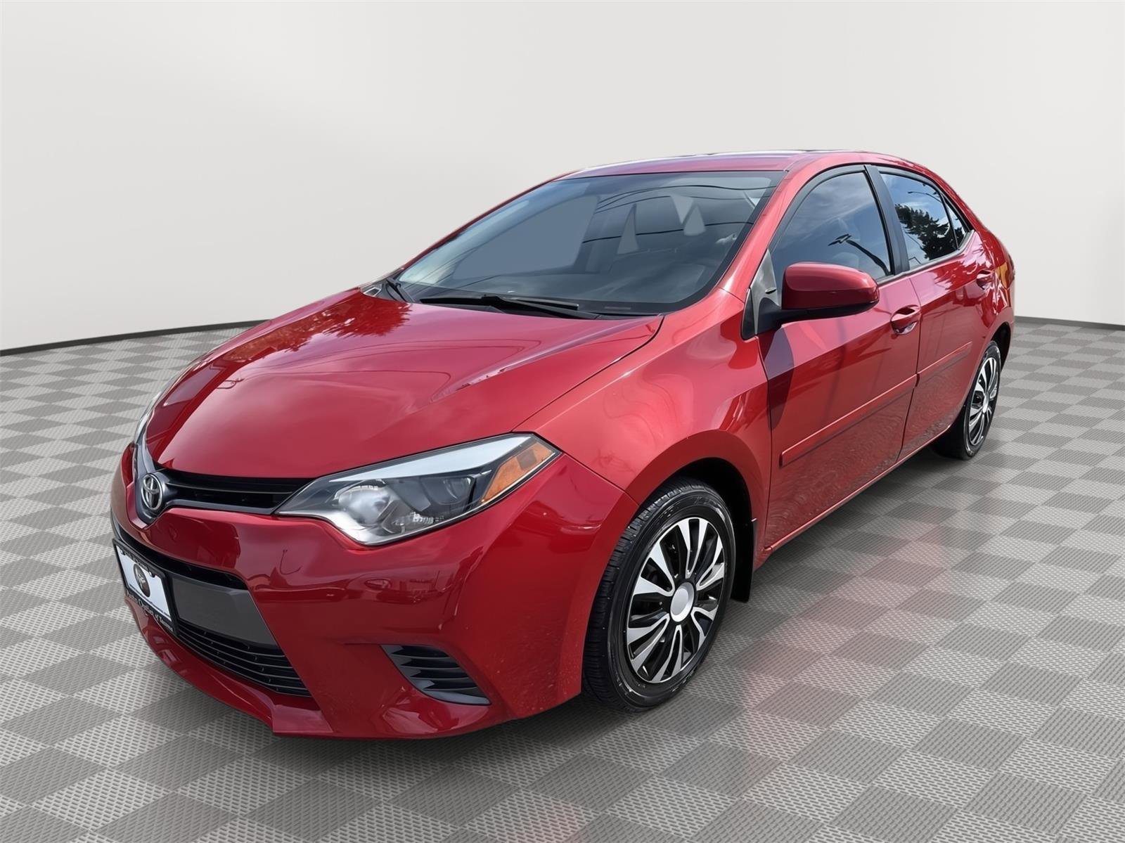 Used 2015 Toyota Corolla LE image 1