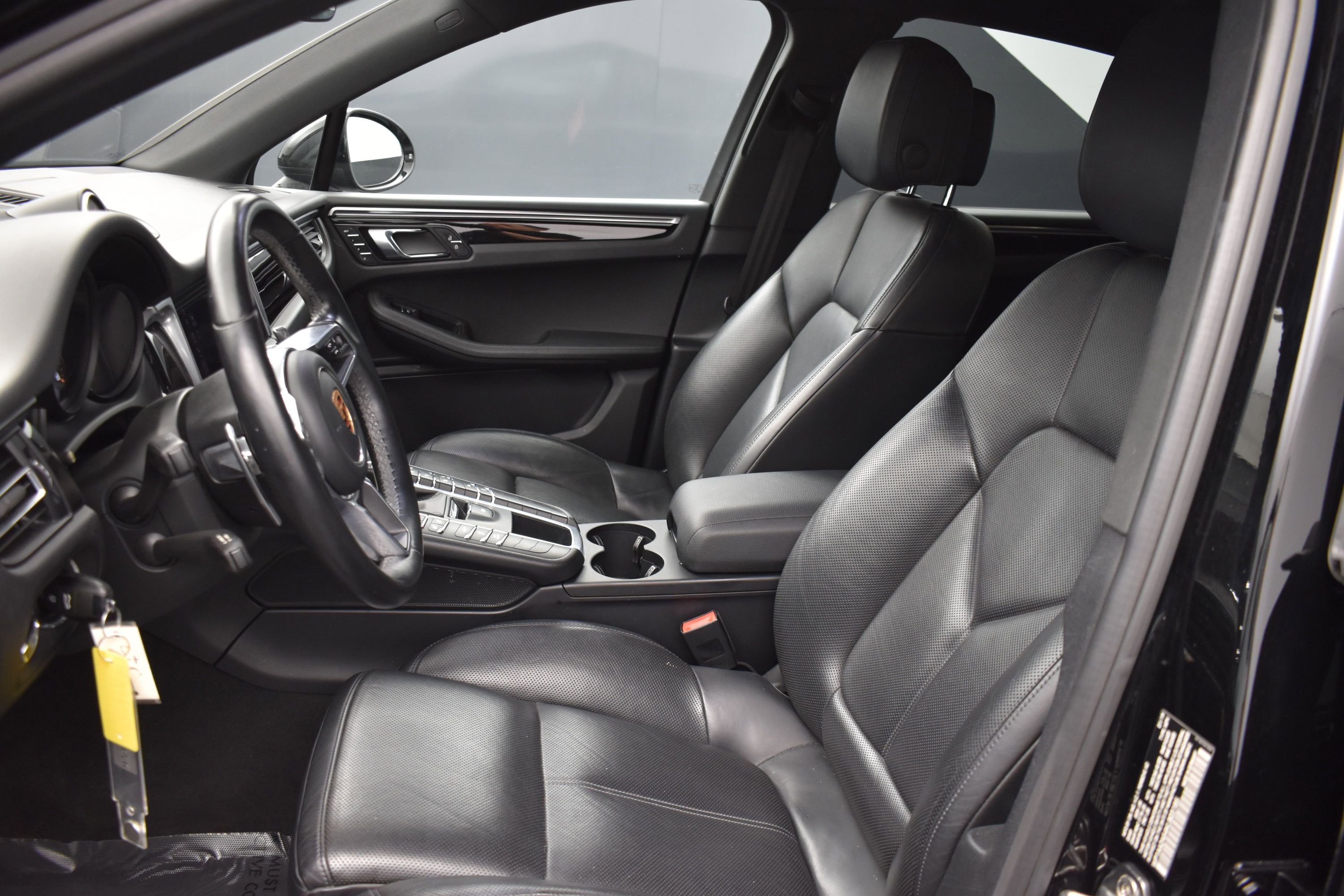 Used 2019 Porsche Macan AWD/4WD image 11