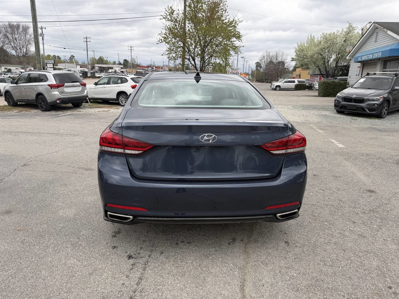 Used 2016 Hyundai Genesis 3.8 AWD/4WD image 5
