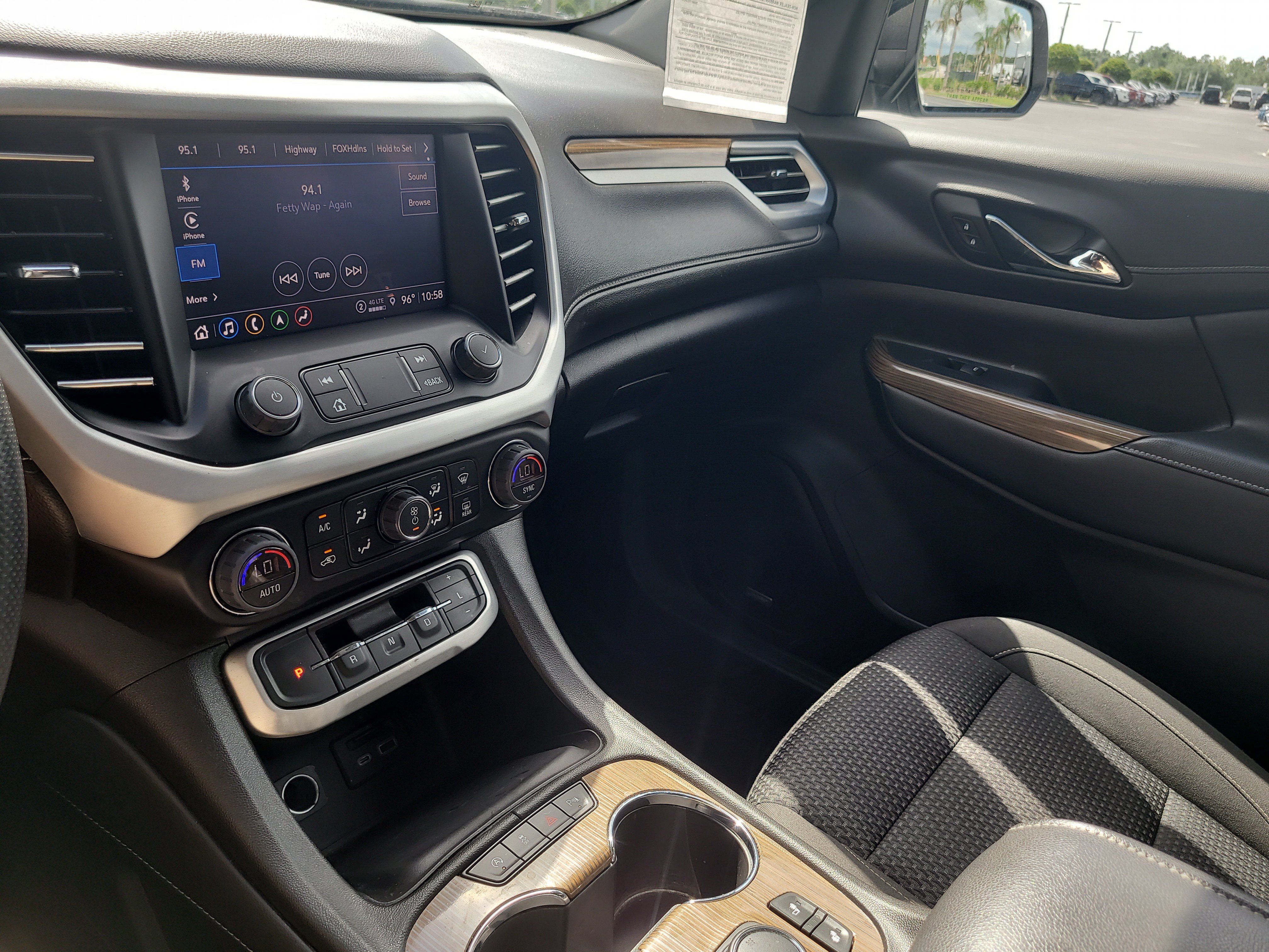 Used 2023 GMC Acadia SLE w/ Driver Convenience Package FWD image 22