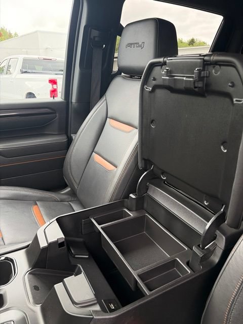 Used 2025 GMC Sierra 2500 AT4 w/ AT4 Preferred Package AWD/4WD image 17