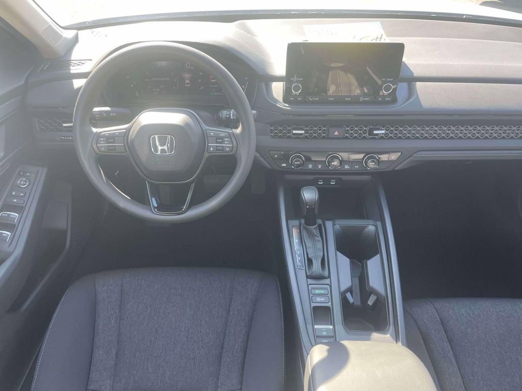 Certified 2025 Honda Accord SE image 11